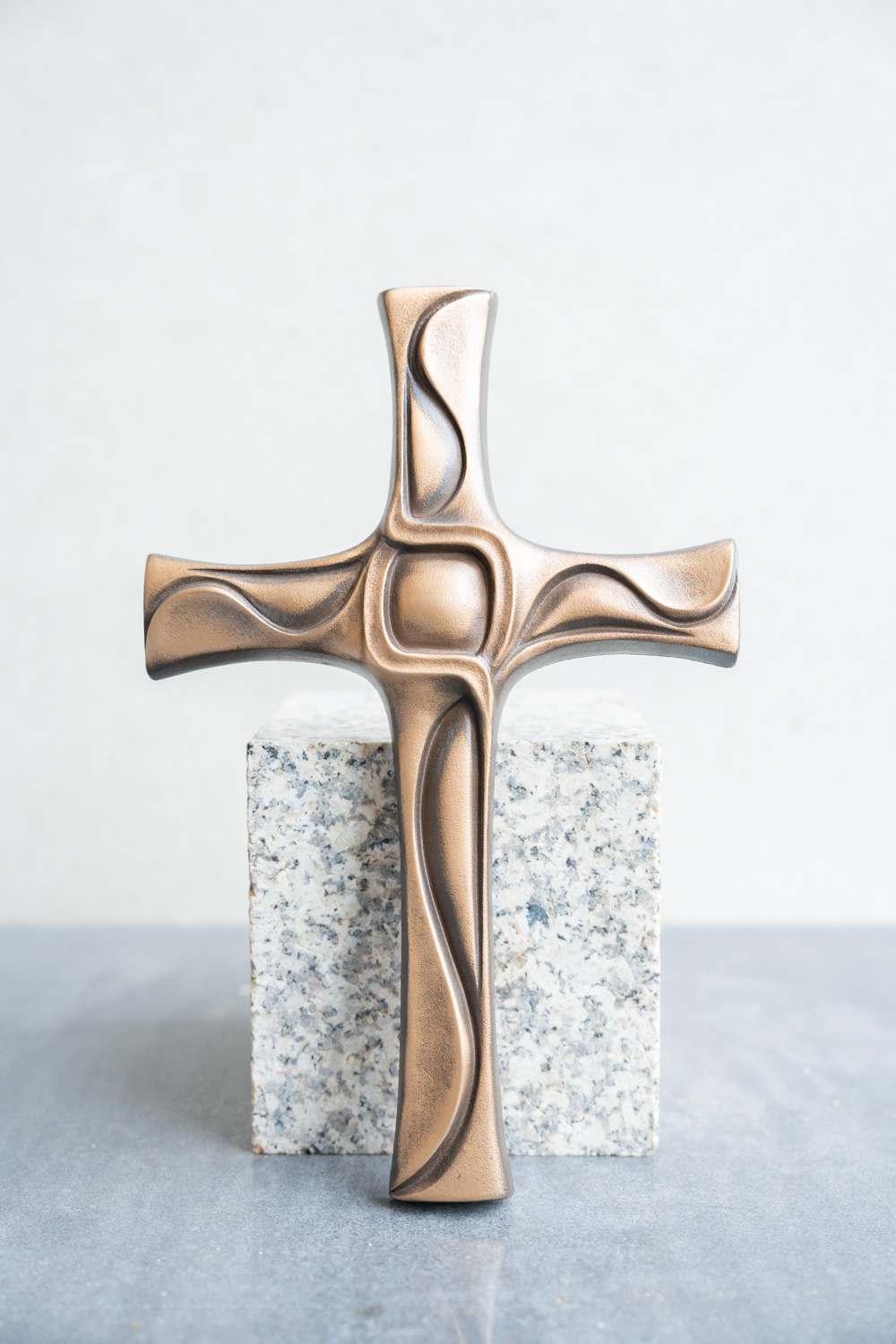 Kreuz 30 x 20 cm Bronze