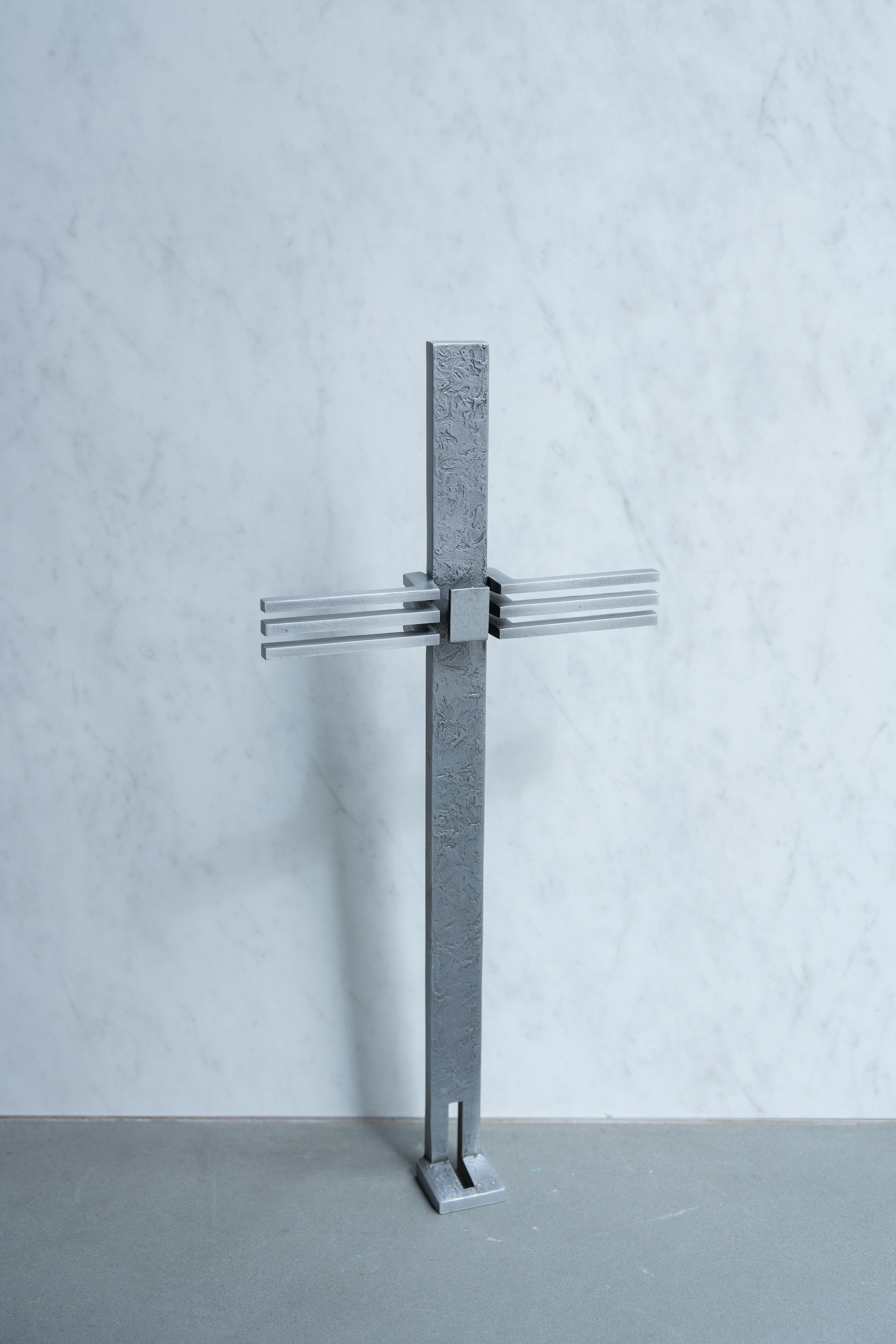 Kreuz freistehend 60 x 27 cm Aluminium