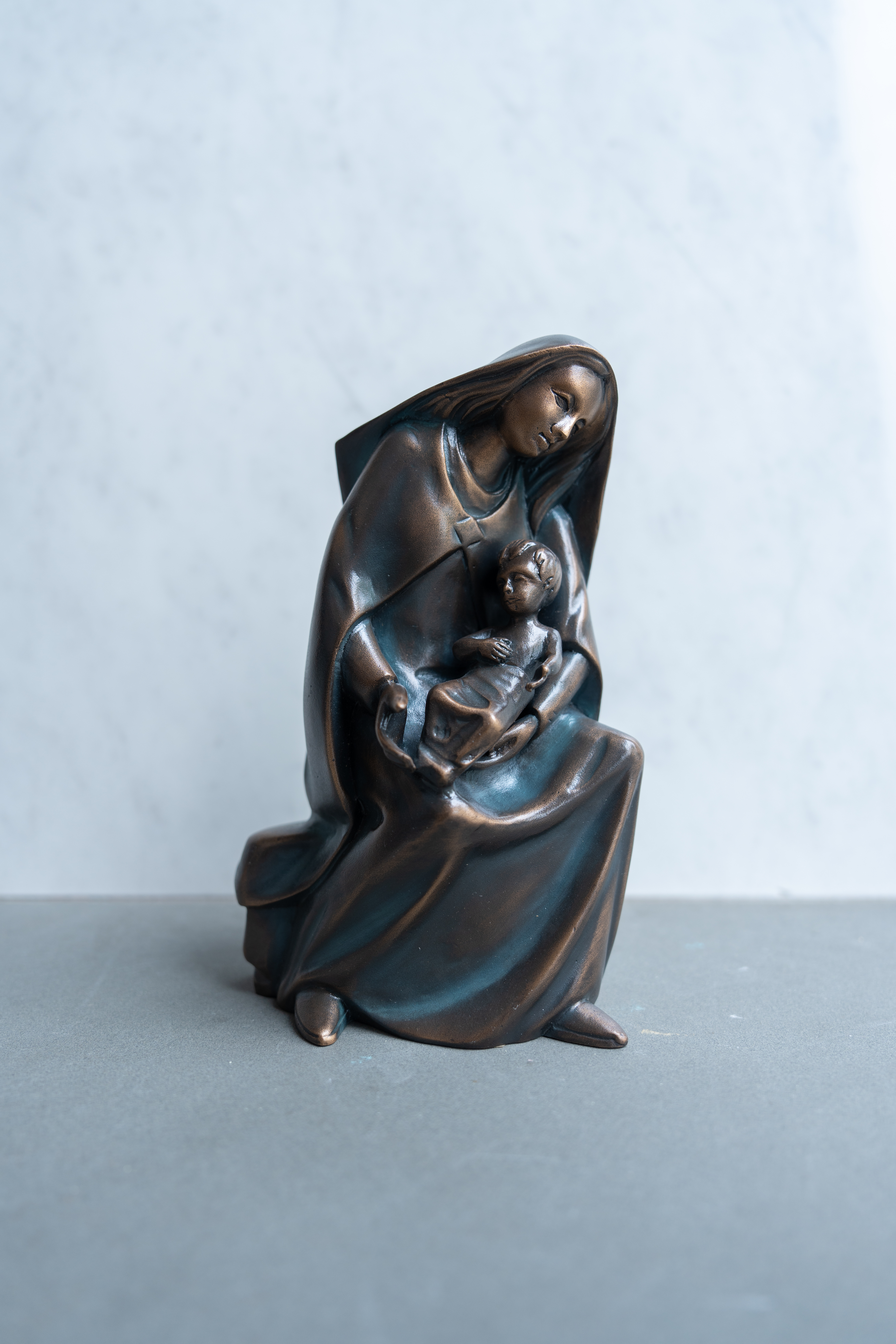 Madonna vollplastisch 23 cm Bronze