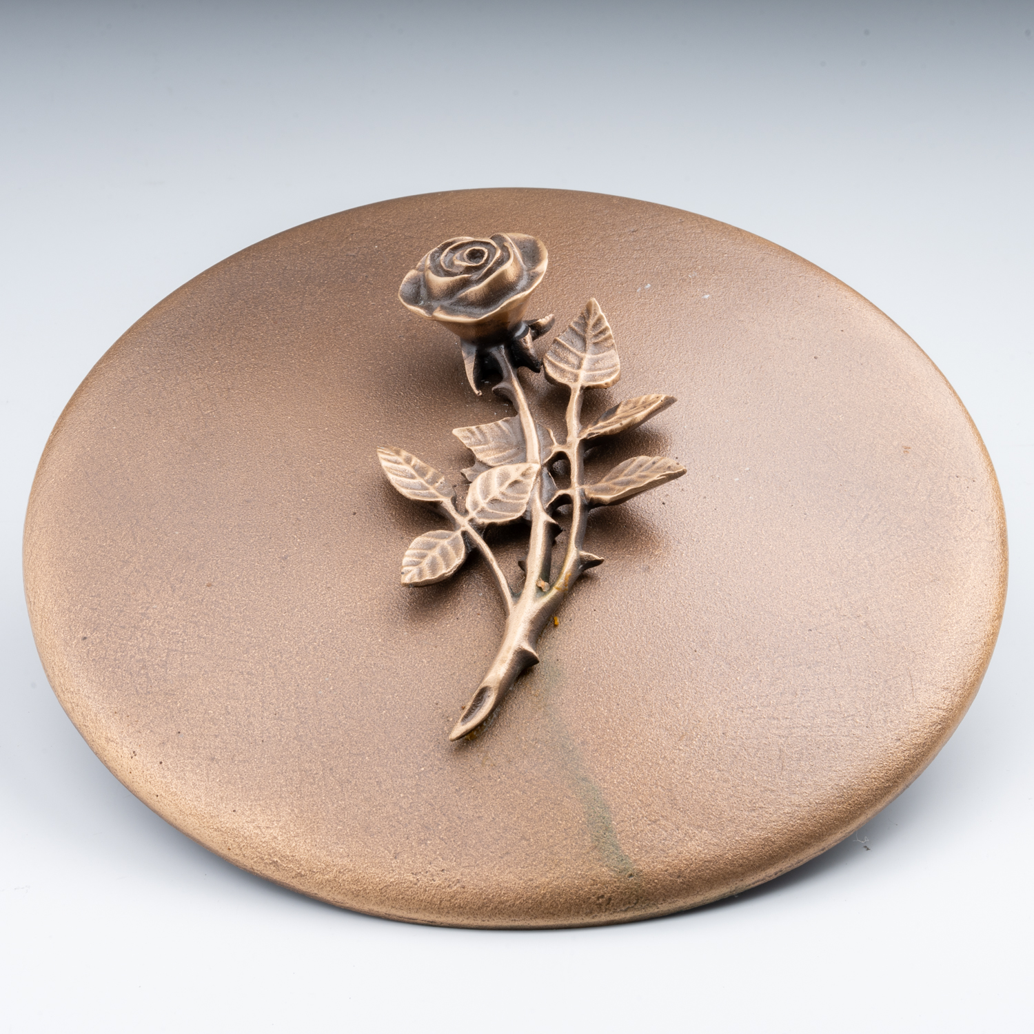 Abdeckung mit Rose für Bohrlöcher | Bronze | mittelbraun | ø 25 cm (gebraucht) Abdeckung mit Rose für Bohrlöcher | Bronze | mittelbraun | ø 25 cm (gebraucht)